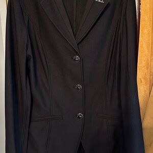 AA Platinum equestrian mesh show jacket. Like new- no stains, rips, odors.
